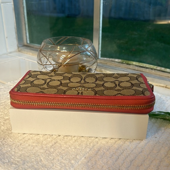 Coach Brown/pink trim wallet, EUC - Picture 5 of 8